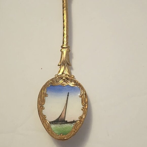 MOCKBA , MOSCOW 6 Souvenir Decor Spoons Yuri Dolgoruky & Burj Al Arab - Picture 2 of 3